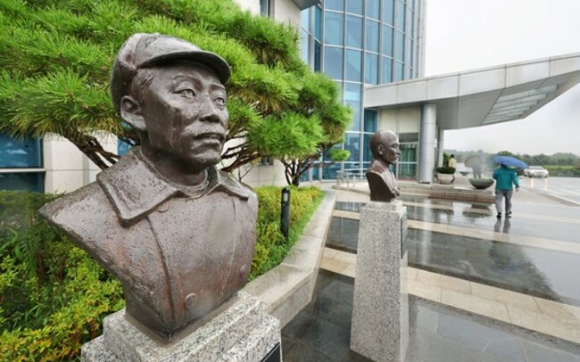 Plan to move freedom fighters' busts sparks ideological clash