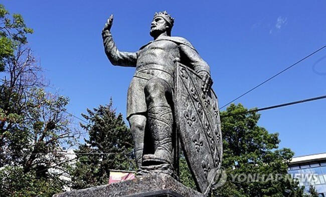 BOSNIA HISTORY MONUMENT FIRST BOSNIAN KING