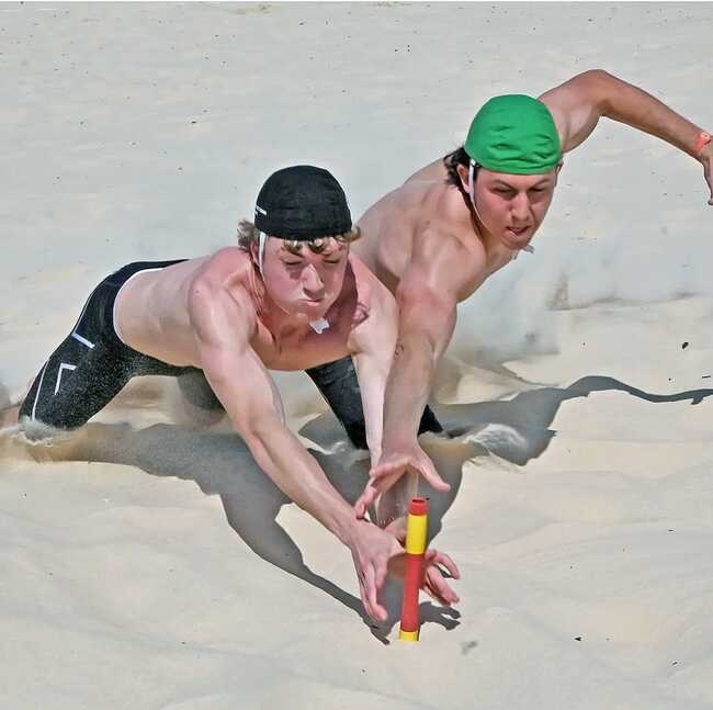 Smith rules beach in Tasman battle