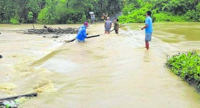 Thousands flee floods in Northern Luzon, Western Visayas