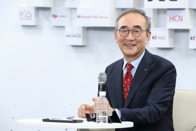 KT fills leadership vacuum, appoints Kim Young-shub as CEO