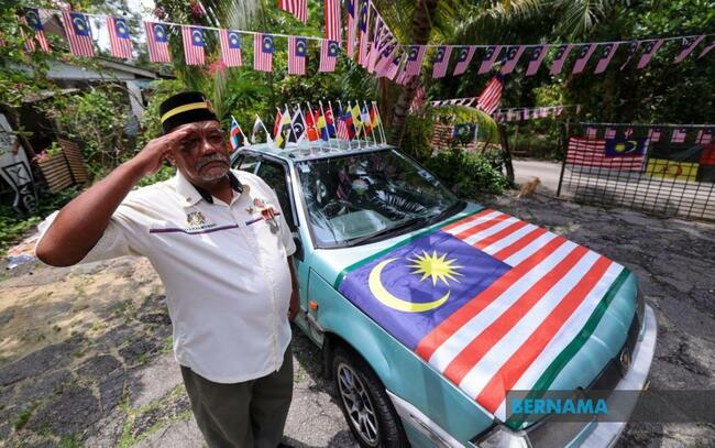 EX-SERVICEMAN DEVOTES TIME, MONEY FOR THE JALUR GEMILANG, UNFAZED BY ONGOING POLLS
