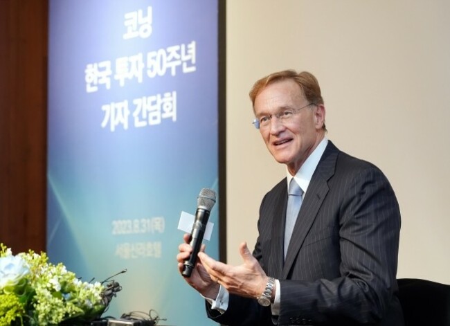 Corning starts producing bendable glass in Korea