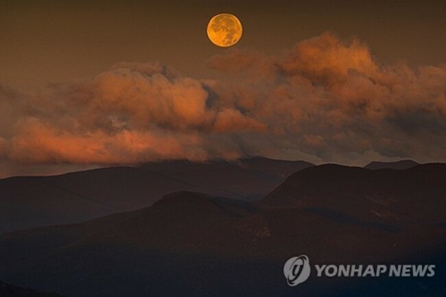 APTOPIX New Hampshire Supermoon