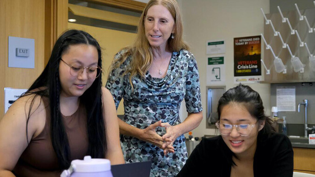 $300K to train, engage aspiring math teachers at UH West Oʻahu