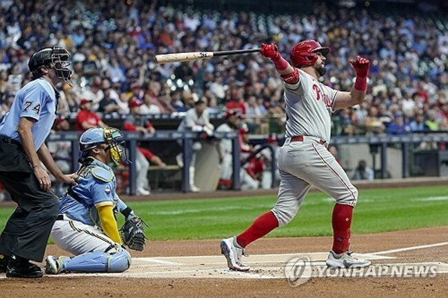 Phillies Brewers Baseball