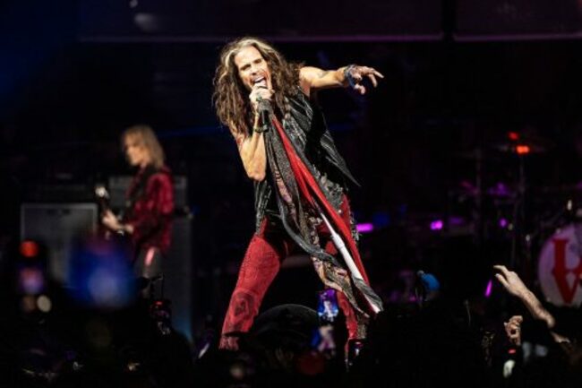 Sweet emotion in Philadelphia as Aerosmith starts its farewell tour, and fans dream on