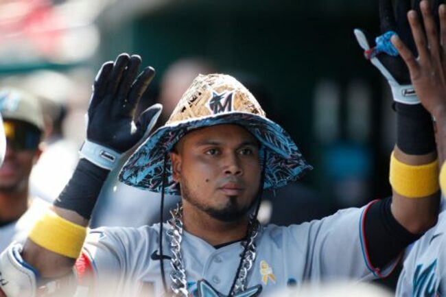 Luis Arráez opens game with a HR, scores go-ahead run as Marlins complete 4-game sweep of Nationals