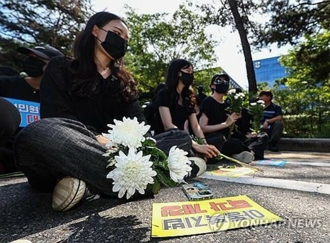 (LEAD) Teachers set to hold massive rally following suicide deaths of distressed teachers