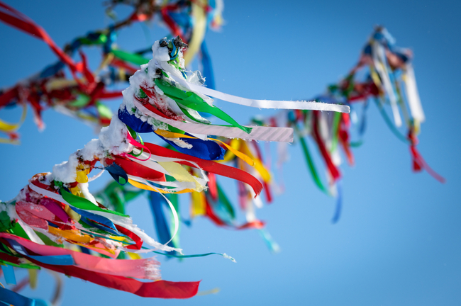 Shamans and politicians, a relationship bound with uncertainties and insecurities