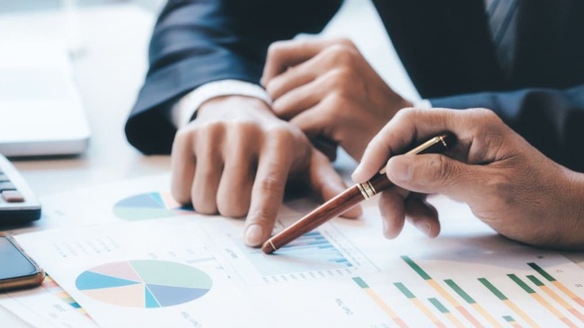 Got $2,500 to Invest? 2 Cheap Stocks to Buy Right Now