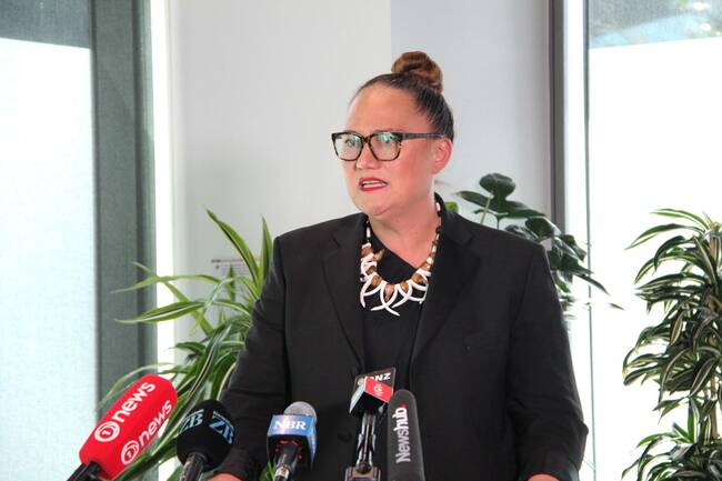 Political parties make their pitch to business on boosting growth