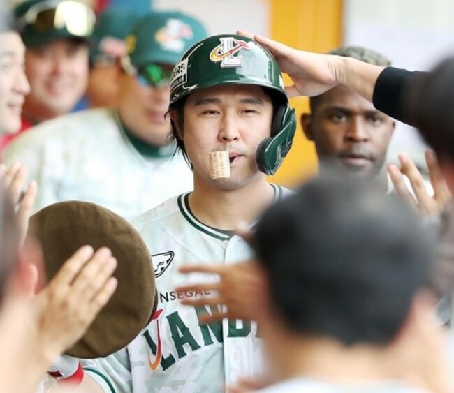 Landers slugger Choi Jeong becomes KBO's career runs scored leader