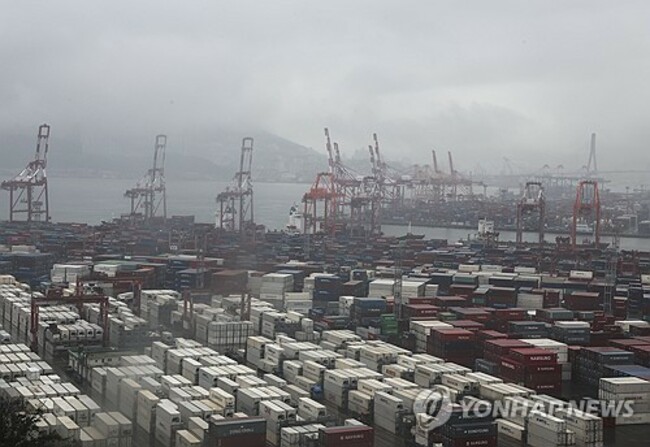 S. Korea's exports decline easing amid lingering uncertainties: KDI