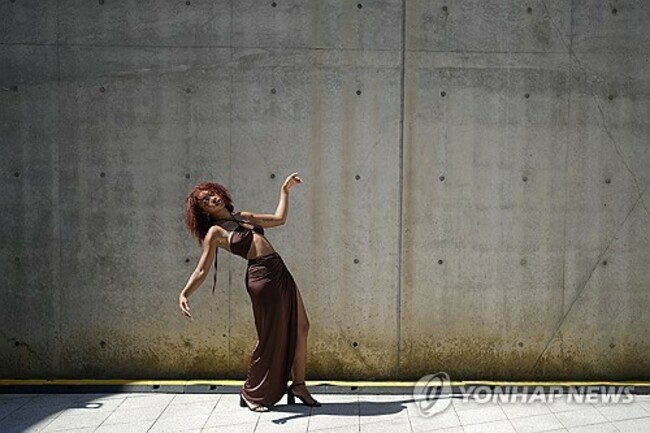 APTOPIX South Korea Seoul Fashion Week Outside