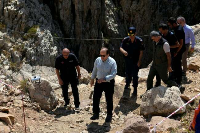 Rescue begins rescue of ailing US researcher 3,000 feet in Turkish cave
