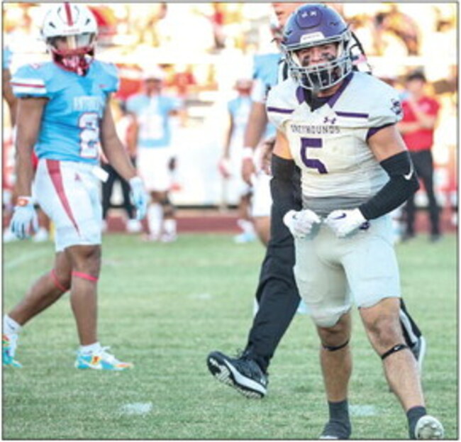 Greyhounds win squeaker