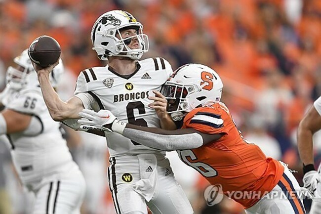 APTOPIX W Michigan Syracuse Football