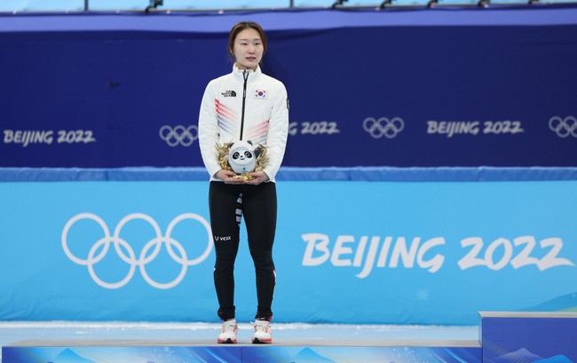 [BEIJING OLYMPICS] S. Korea's 3rd medal comes from short track; curling team earns 1st win