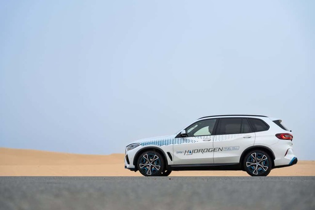Fuel Cell BMW iX5 Hot-Weather Test in Action Around the World