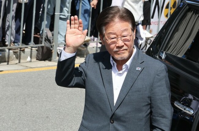 DP chief Lee Jae-myung appears for his sixth round of questioning