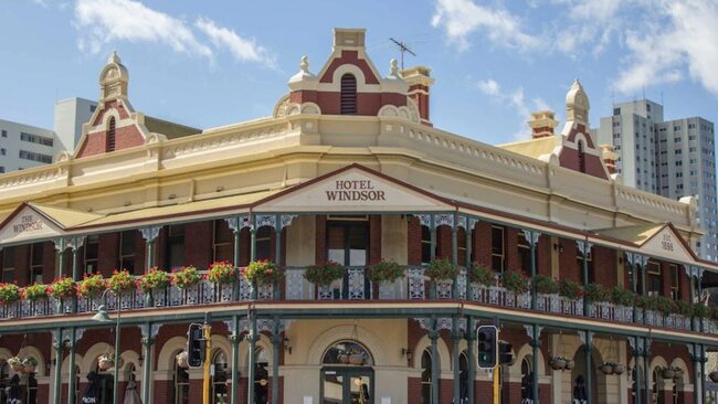 Windsor Hotel, Perth, turns away Maori veteran over face tattoo