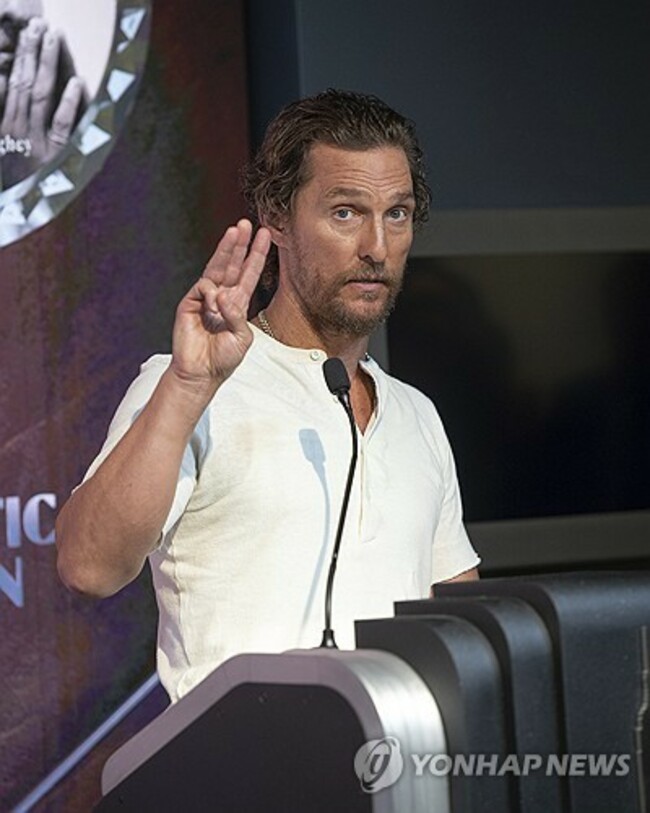 Matthew McConaughey Visits the Empire State Building