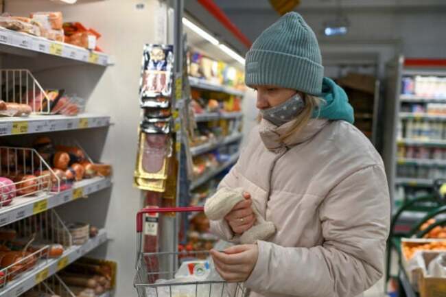 Russia hikes inflation forecast, sees much weaker ruble