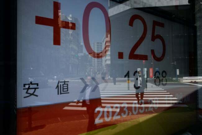 Asian stocks climb as traders shrug off inflation surprise