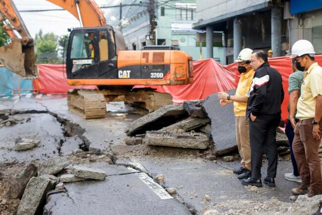 Collapsed road in Cebu City to be fixed within two days, assures contractor