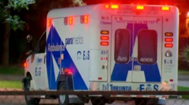 3-car crash in west Toronto sends 6 people to hospital