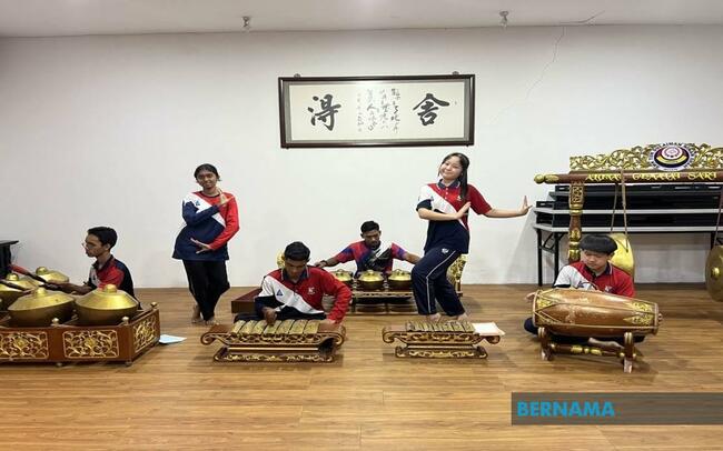 TEENS FIND PASSION IN CULTURAL DANCES OF OTHER RACES
