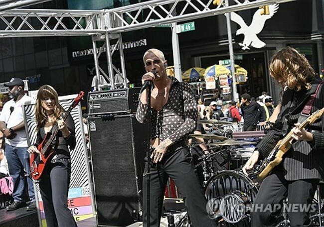 Maneskin Performs in Times Square