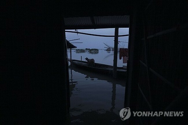 APTOPIX India River Islands Photo Gallery