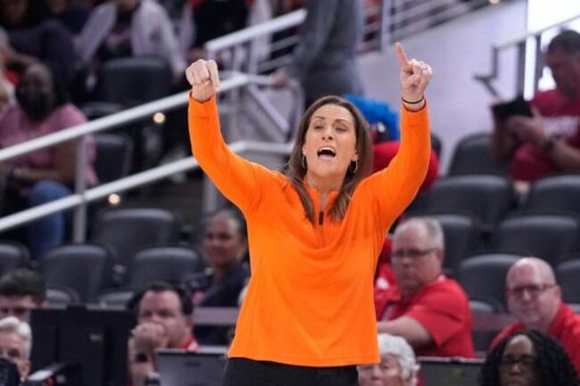 Connecticut Sun coach Stephanie White named WNBA Coach of the Year