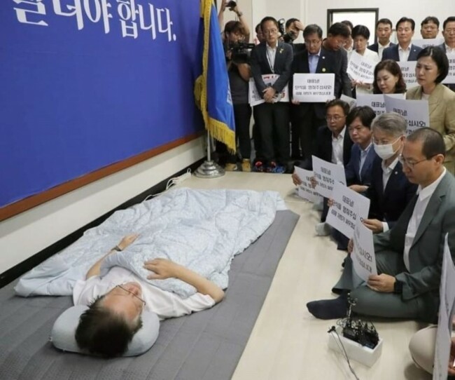 [BREAKING] Prosecution seeks arrest warrant for ailing opposition chief
