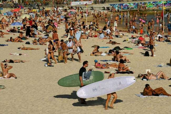 Australia swelters in spring heat wave, temperatures set to break records