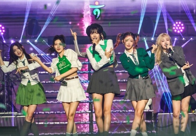 [Photo News] Hana concert tints weekend in green