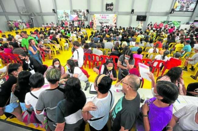2,258 small rice retailers get P33M in cash aid