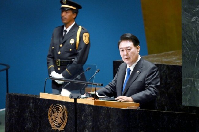 Seoul imposes sanctions over illegal arms deals with Pyongyang