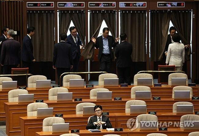 46 pct of S. Koreans see arrest warrant against opposition leader as just: poll