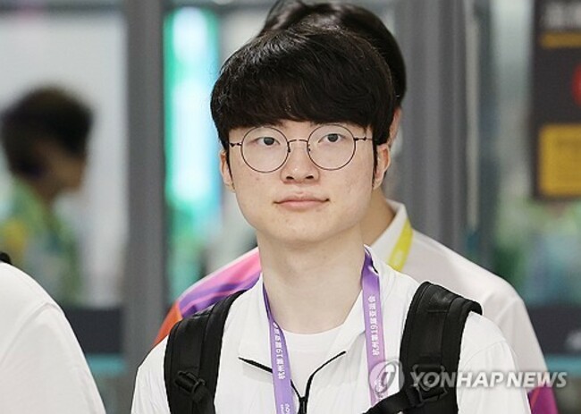 (Asiad) 'GOAT' has landed; Faker arrives in Hangzhou to great fanfare