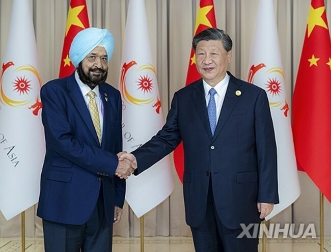 CHINA-ZHEJIANG-HANGZHOU-XI JINPING-OCA ACTING PRESIDENT-MEETING (CN)