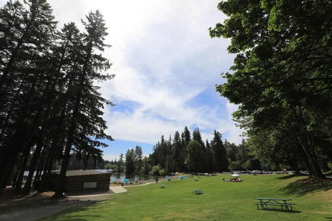 Despite working closely with kids, WA paraeducators face limited oversight