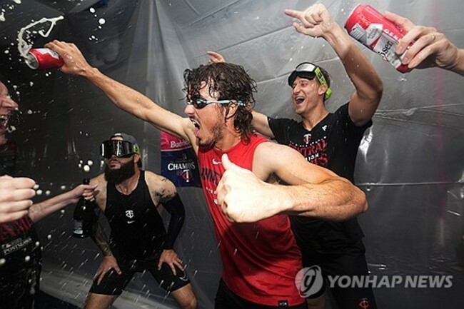 APTOPIX Angels Twins Baseball