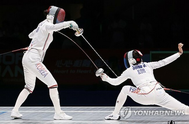 (LEAD) (Asiad) S. Korea's Choi In-jeong wins gold in women's individual epee fencing