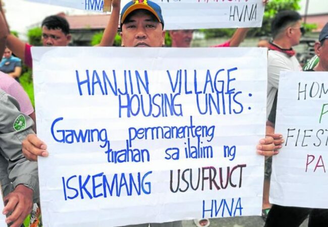 Ex-Hanjin workers fight eviction from houses