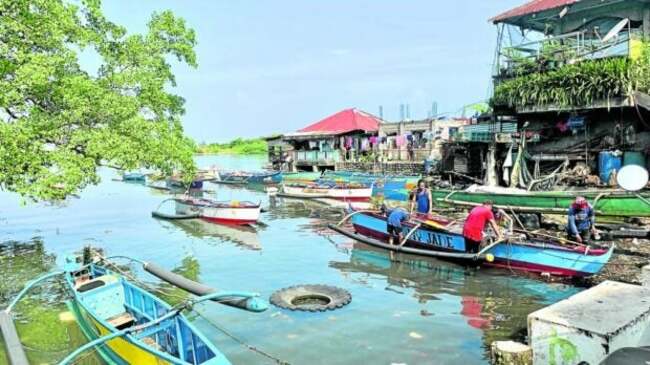 Zambales fishers welcome removal of China's floating barrier in Panatag