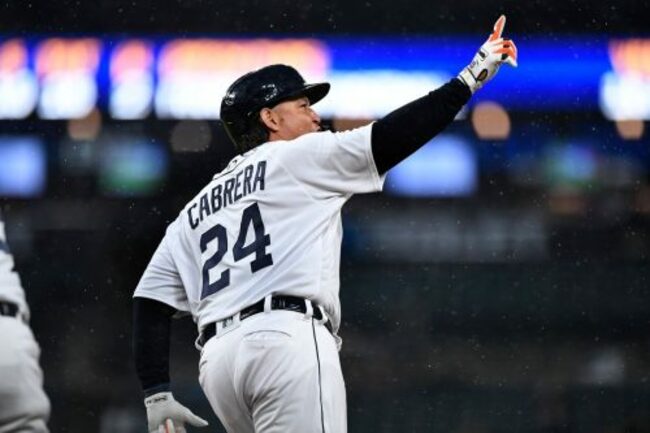 Cabrera's 511th home run lifts Tigers over Royals 8-0 in completion of suspended game