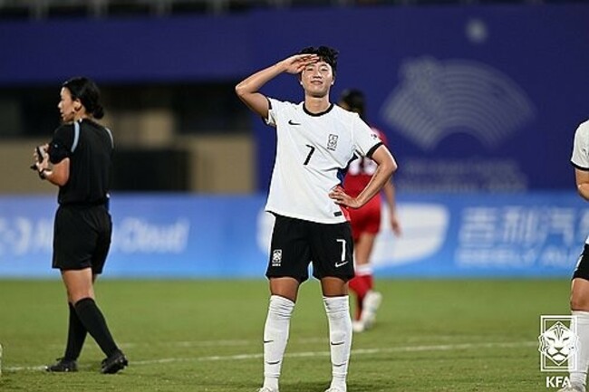 (Asiad) S. Korea vs. N. Korea in women's football; diver looks to extend medals record